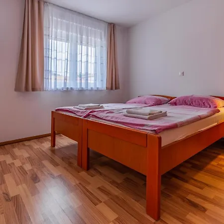Apartment 04 *