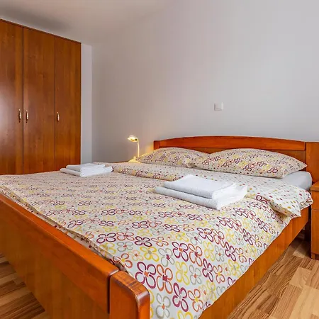 3 Bedroom Beautiful In Medulin